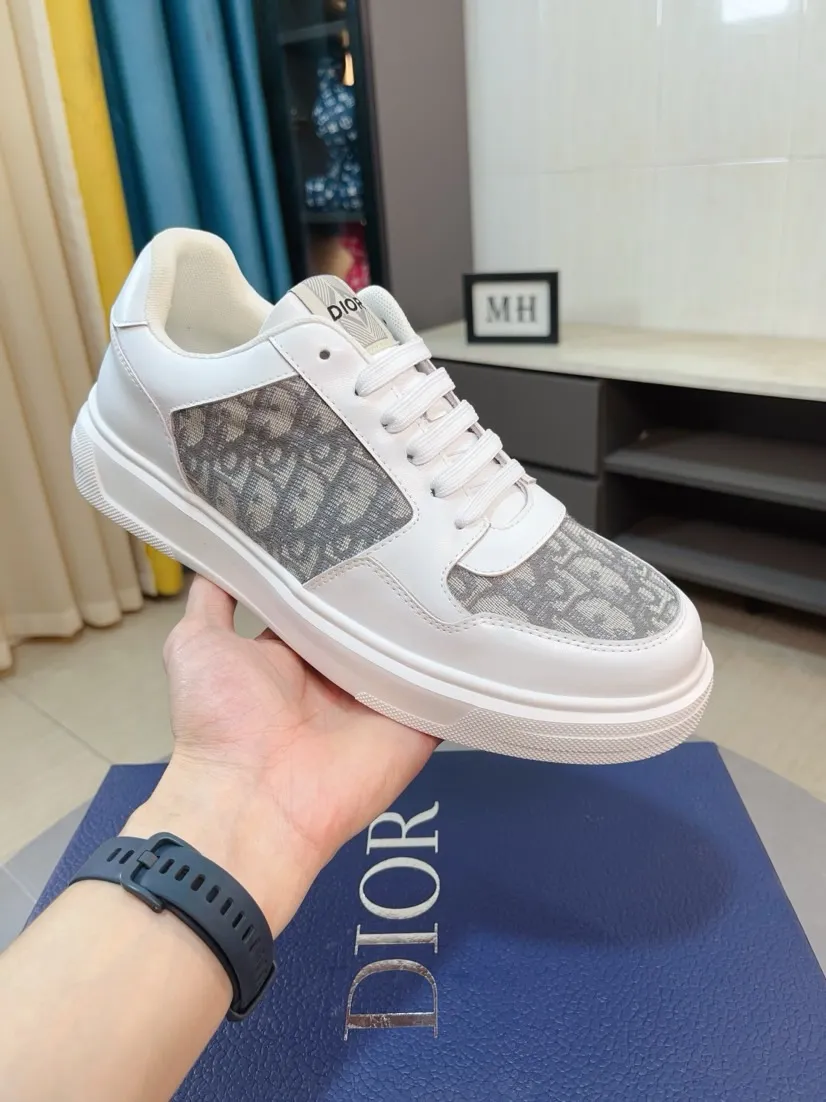 Men's men's shoes 💰420🌹🌹【Dior】Best-selling official website world premiere🔝Men's high-end brand of shoes latest series on the official website: uppers are made of imported cowhide with specially designed fabrics➕mesh breathable lining. Make walking more convenient and comfortable! Compared with the official quality, Midea’s 1:1 replica. Create a fashionable personality to set off your uniqueness! A must-have for trendy men! Classic style. Men's sizes: 38-44.
